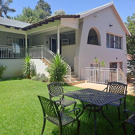 8 On Acacia Guesthouse Bedfordview Eksteriør billede