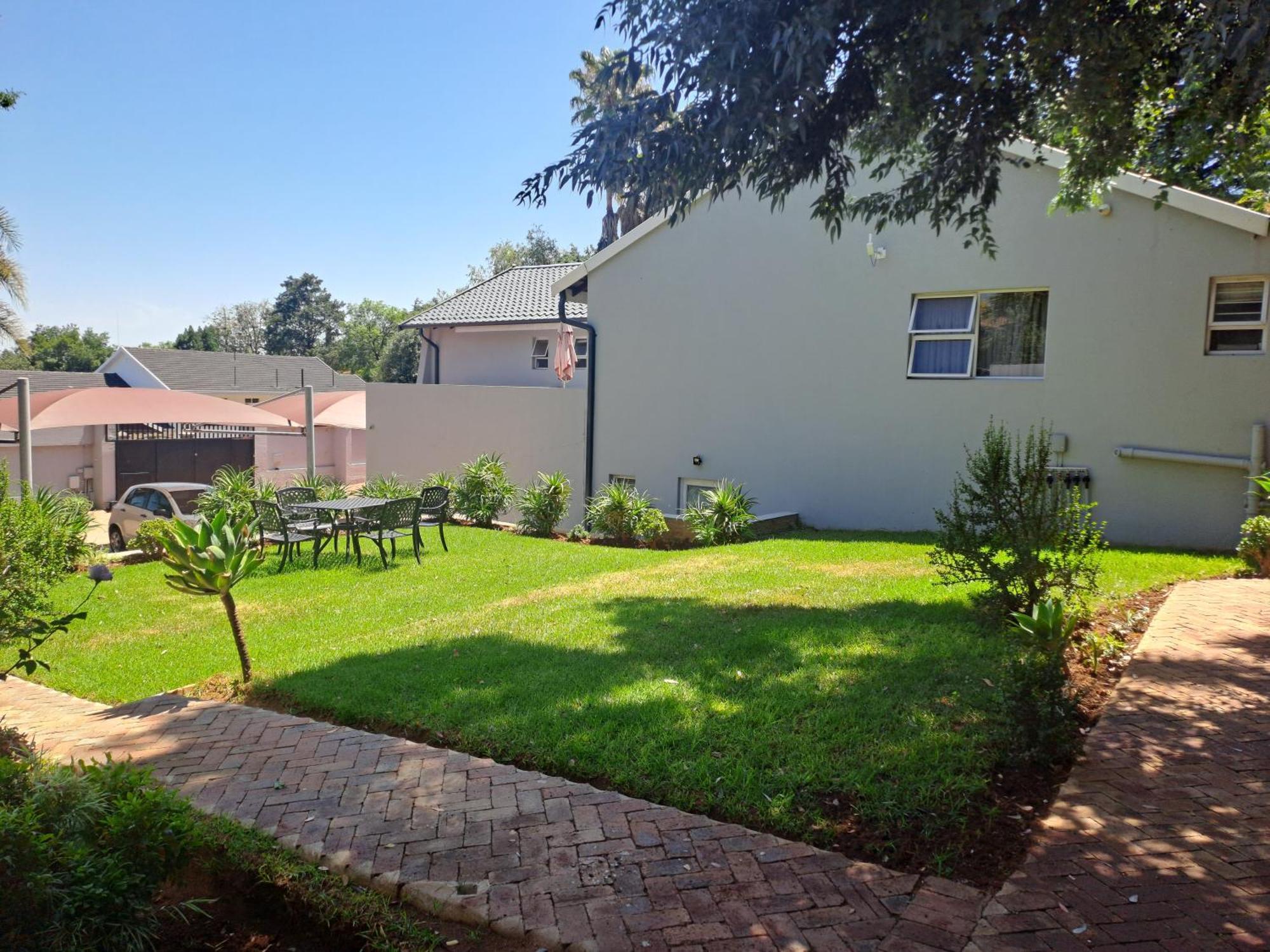 8 On Acacia Guesthouse Bedfordview Eksteriør billede