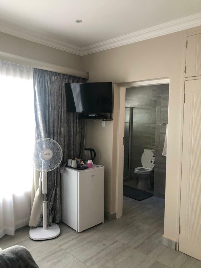 8 On Acacia Guesthouse Bedfordview Eksteriør billede