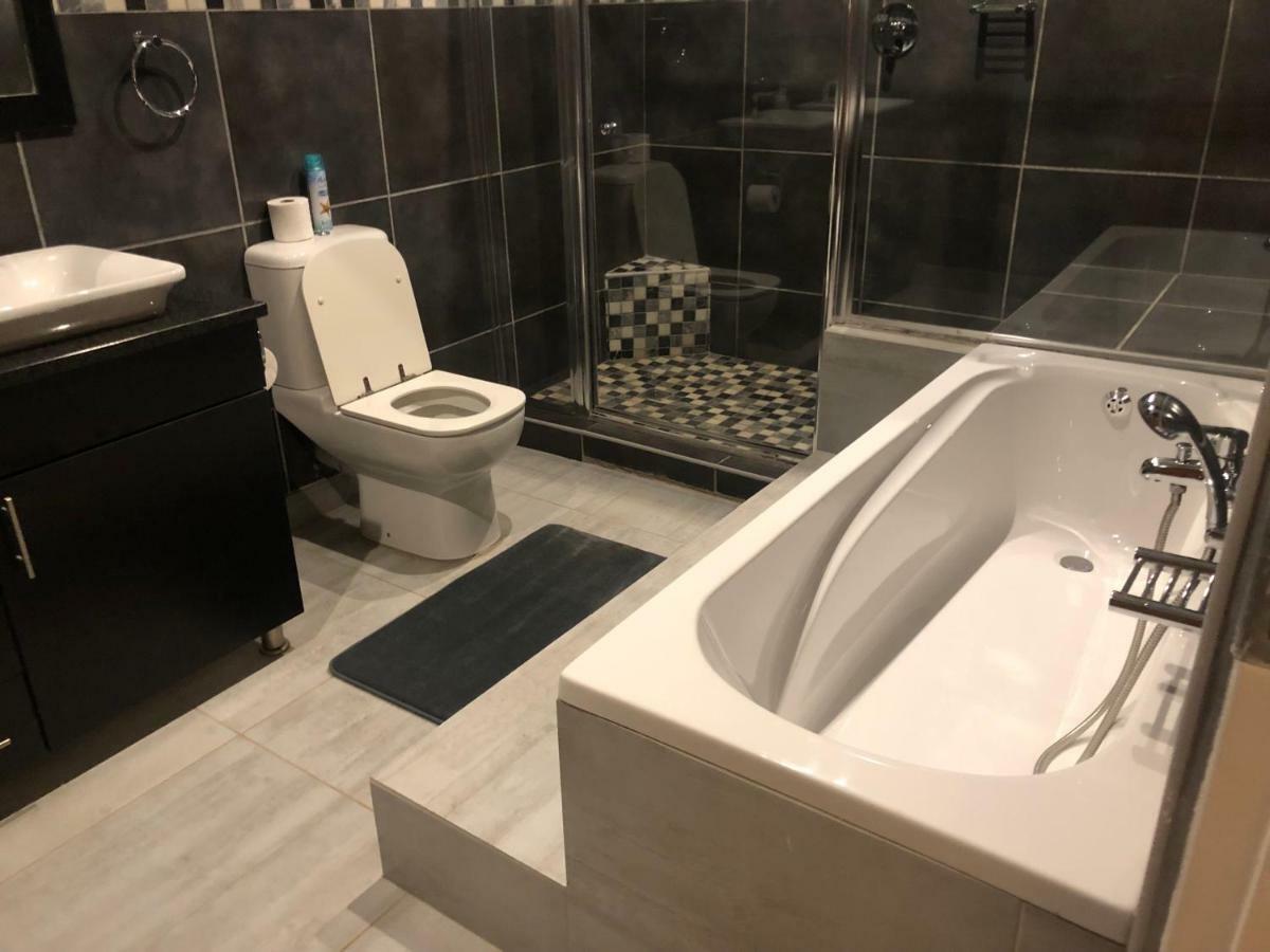 8 On Acacia Guesthouse Bedfordview Eksteriør billede