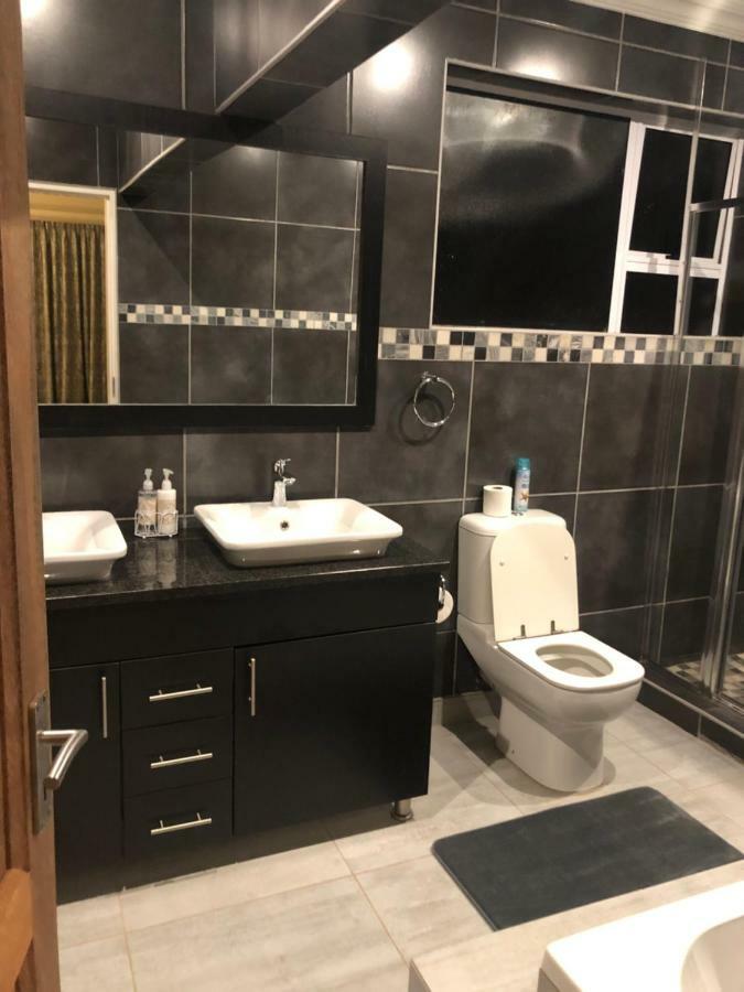 8 On Acacia Guesthouse Bedfordview Eksteriør billede