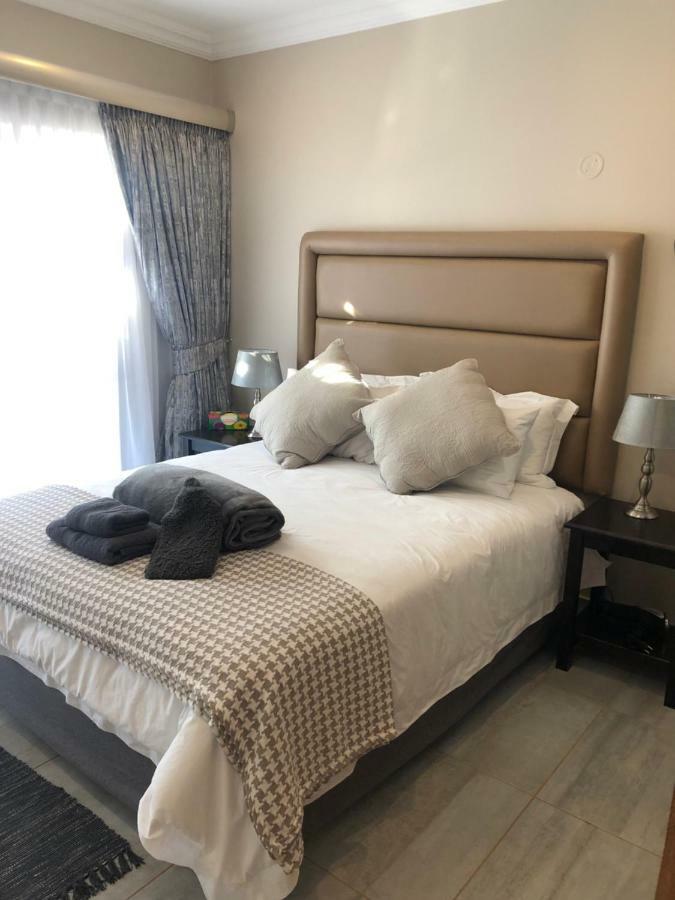 8 On Acacia Guesthouse Bedfordview Eksteriør billede