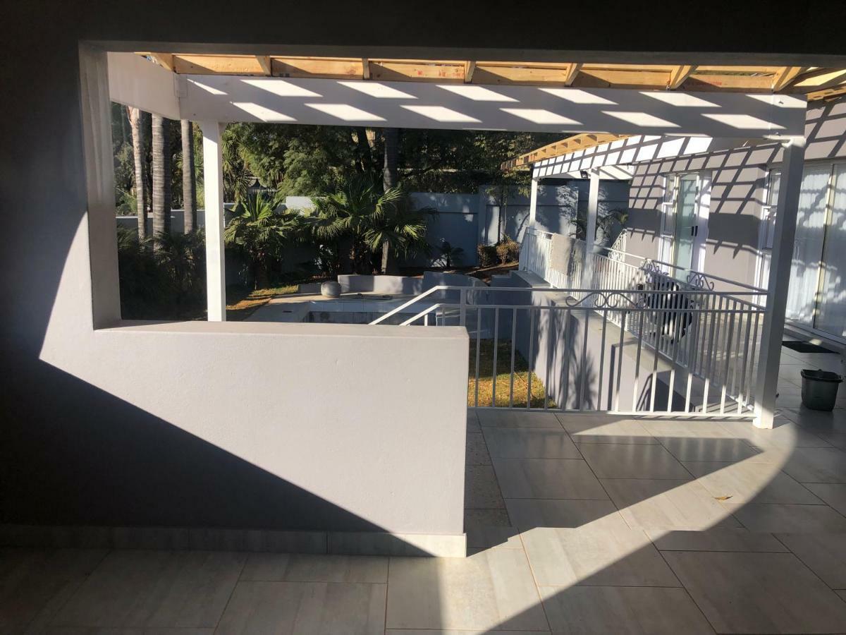 8 On Acacia Guesthouse Bedfordview Eksteriør billede