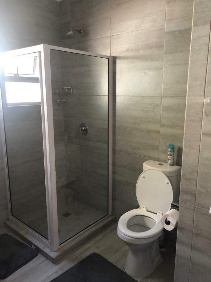 8 On Acacia Guesthouse Bedfordview Eksteriør billede