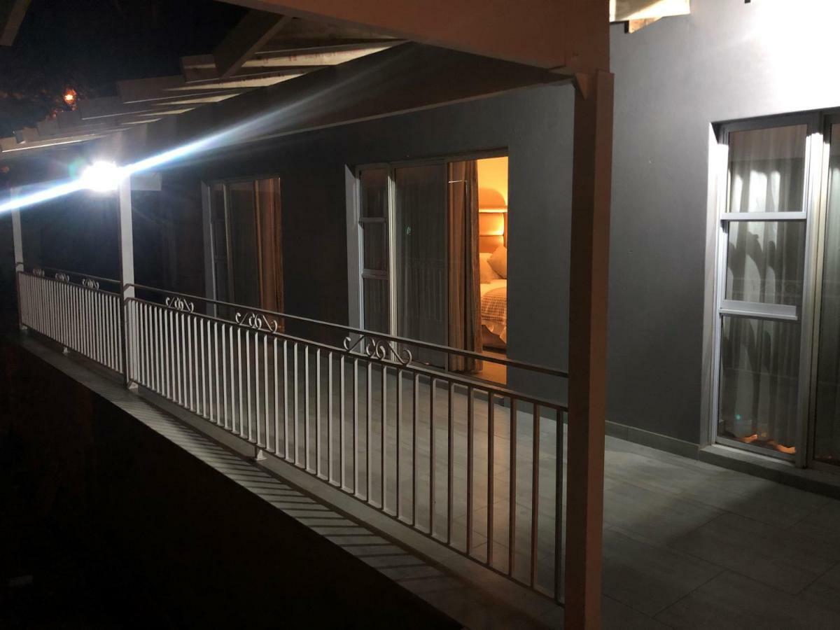 8 On Acacia Guesthouse Bedfordview Eksteriør billede