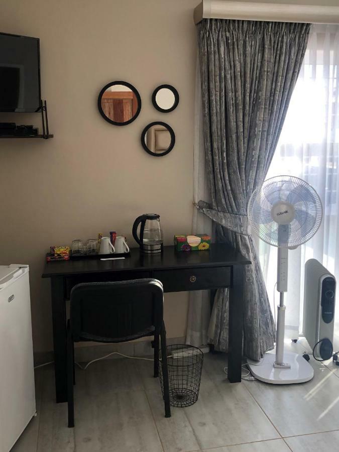 8 On Acacia Guesthouse Bedfordview Eksteriør billede