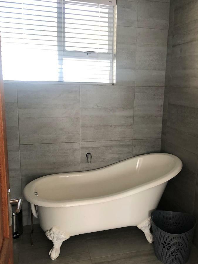 8 On Acacia Guesthouse Bedfordview Eksteriør billede